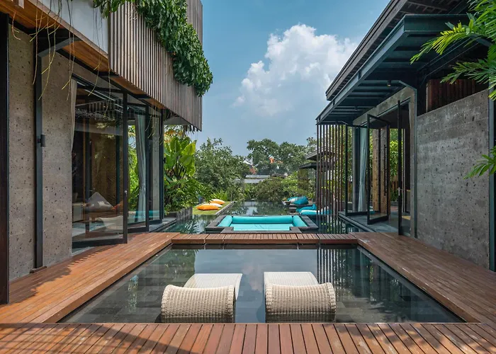 Villa Yeh Gangga - Huge 8br, 21max, 3pools, Sauna, Gym, Bbq, Rooftop!