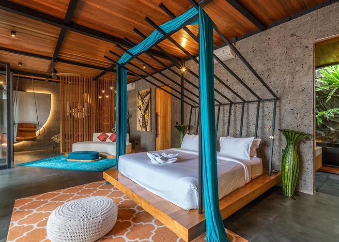 Villa Yeh Gangga - Huge 8br, 21max, 3pools, Sauna, Gym, Bbq, Rooftop! Canggu (Bali)