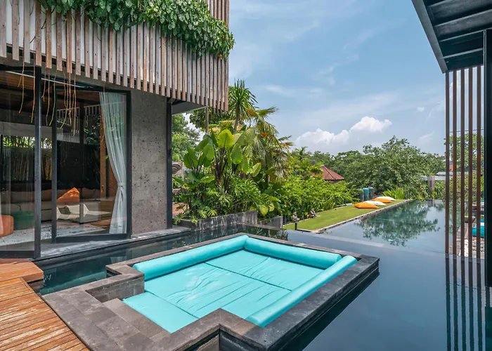 Yeh Gangga - Huge 8br, 21max, 3pools, Sauna, Gym, Bbq, Rooftop! *