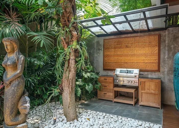 Yeh Gangga - Huge 8br, 21max, 3pools, Sauna, Gym, Bbq, Rooftop!