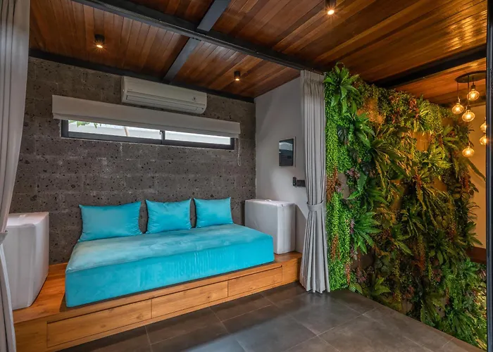 Yeh Gangga - Huge 8br, 21max, 3pools, Sauna, Gym, Bbq, Rooftop! * Canggu (Bali)