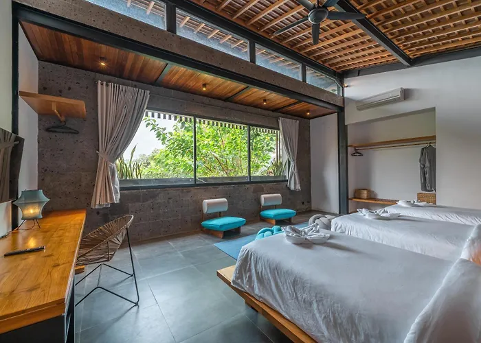 Villa Yeh Gangga - Huge 8br, 21max, 3pools, Sauna, Gym, Bbq, Rooftop! *