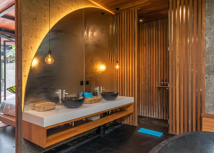 Yeh Gangga - Huge 8br, 21max, 3pools, Sauna, Gym, Bbq, Rooftop! Canggu (Bali)