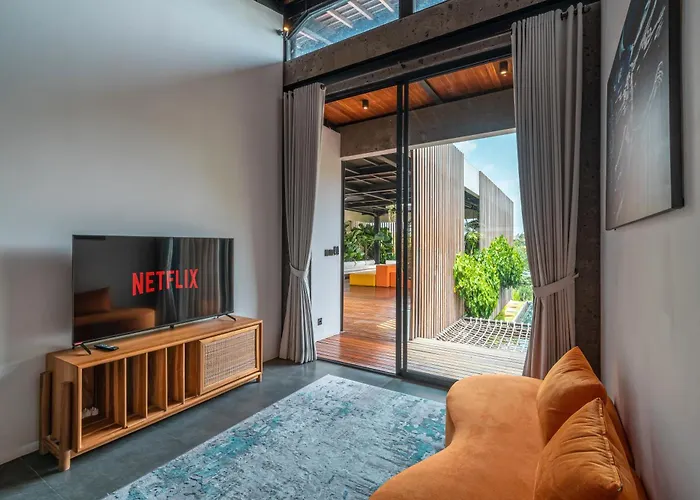 Villa Yeh Gangga - Huge 8br, 21max, 3pools, Sauna, Gym, Bbq, Rooftop! *