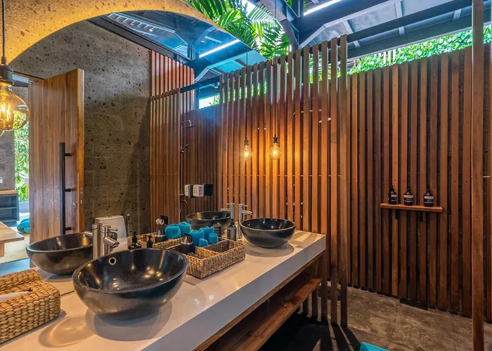 Yeh Gangga - Huge 8br, 21max, 3pools, Sauna, Gym, Bbq, Rooftop! Villa Canggu (Bali)