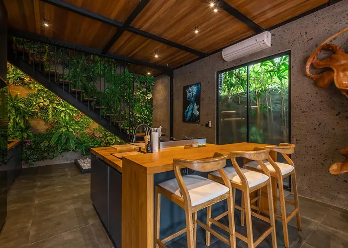 Yeh Gangga - Huge 8br, 21max, 3pools, Sauna, Gym, Bbq, Rooftop! Canggu (Bali)
