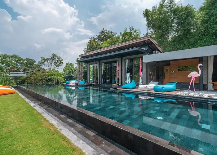 Yeh Gangga - Huge 8br, 21max, 3pools, Sauna, Gym, Bbq, Rooftop! Canggu (Bali)
