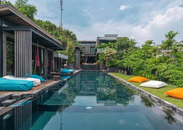 Villa Yeh Gangga - Huge 8br, 21max, 3pools, Sauna, Gym, Bbq, Rooftop! Canggu (Bali)
