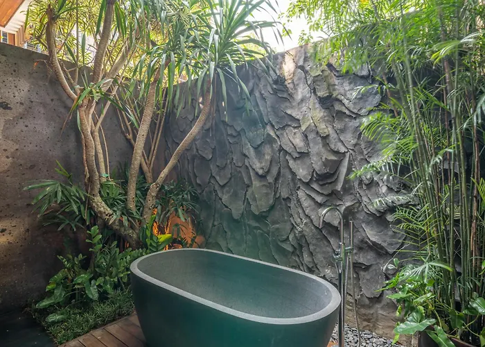 Yeh Gangga - Huge 8br, 21max, 3pools, Sauna, Gym, Bbq, Rooftop! Canggu (Bali)