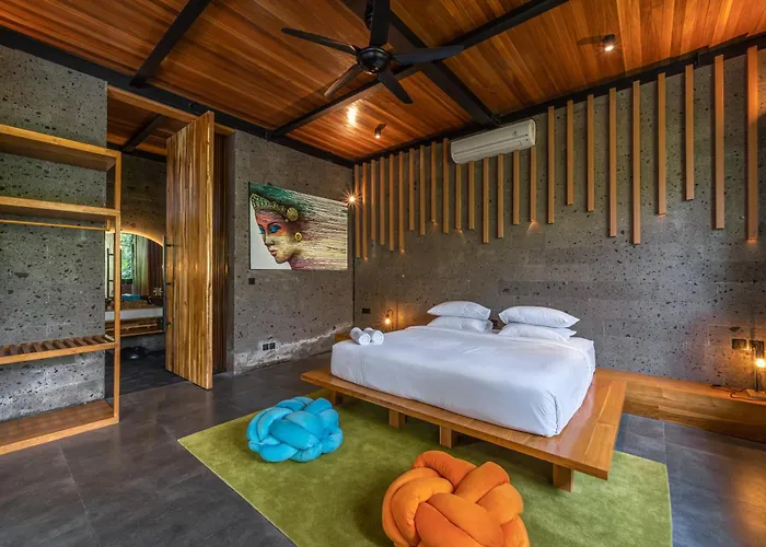 Yeh Gangga - Huge 8br, 21max, 3pools, Sauna, Gym, Bbq, Rooftop! * Canggu (Bali)