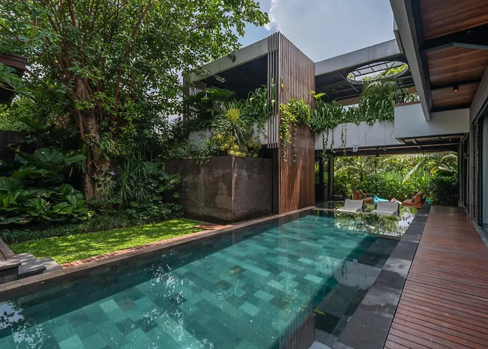 Yeh Gangga - Huge 8br, 21max, 3pools, Sauna, Gym, Bbq, Rooftop!