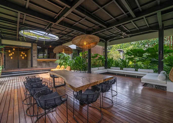 Villa Yeh Gangga - Huge 8br, 21max, 3pools, Sauna, Gym, Bbq, Rooftop! *
