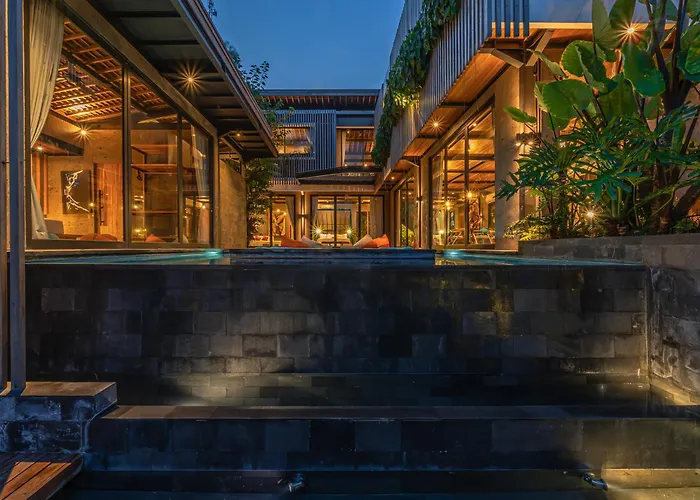 Villa Yeh Gangga - Huge 8br, 21max, 3pools, Sauna, Gym, Bbq, Rooftop!