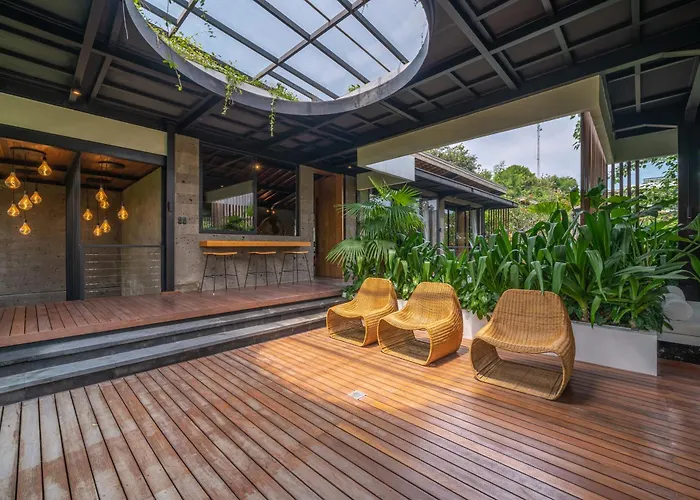 Villa Yeh Gangga - Huge 8br, 21max, 3pools, Sauna, Gym, Bbq, Rooftop! *