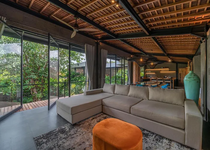 Yeh Gangga - Huge 8br, 21max, 3pools, Sauna, Gym, Bbq, Rooftop! Villa Canggu (Bali)